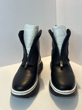 Designer Chunky Leather Ankle Boots Black White EU 40 (US 9) Platform Lug Sole